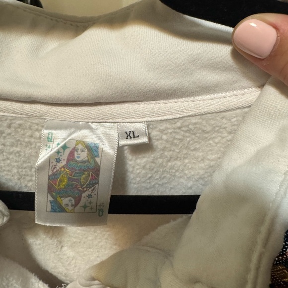 QUEEN OF SPARKLES White Postcard Sweater - Picture 2 of 2